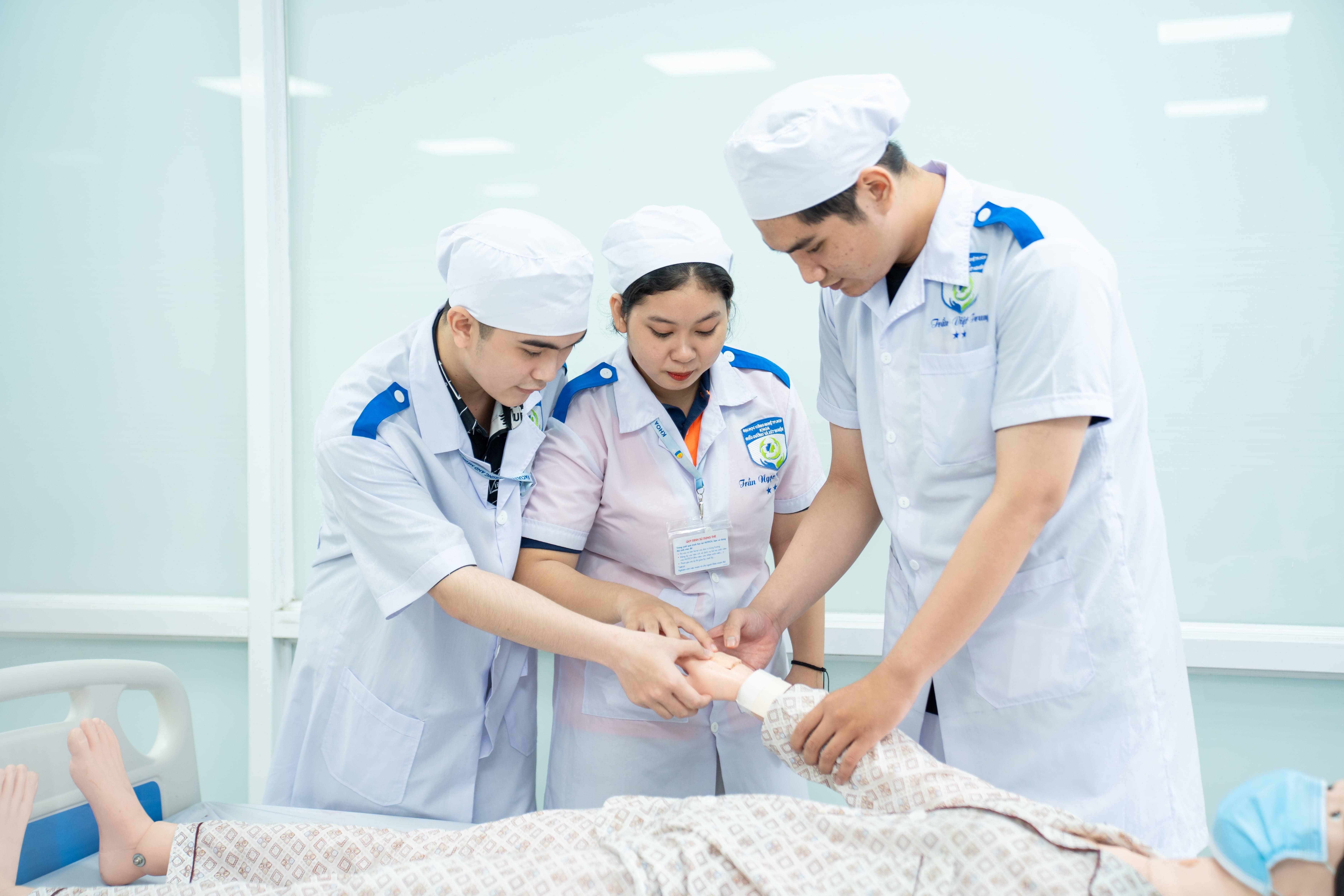 hoc dieu duong tai HUTECH