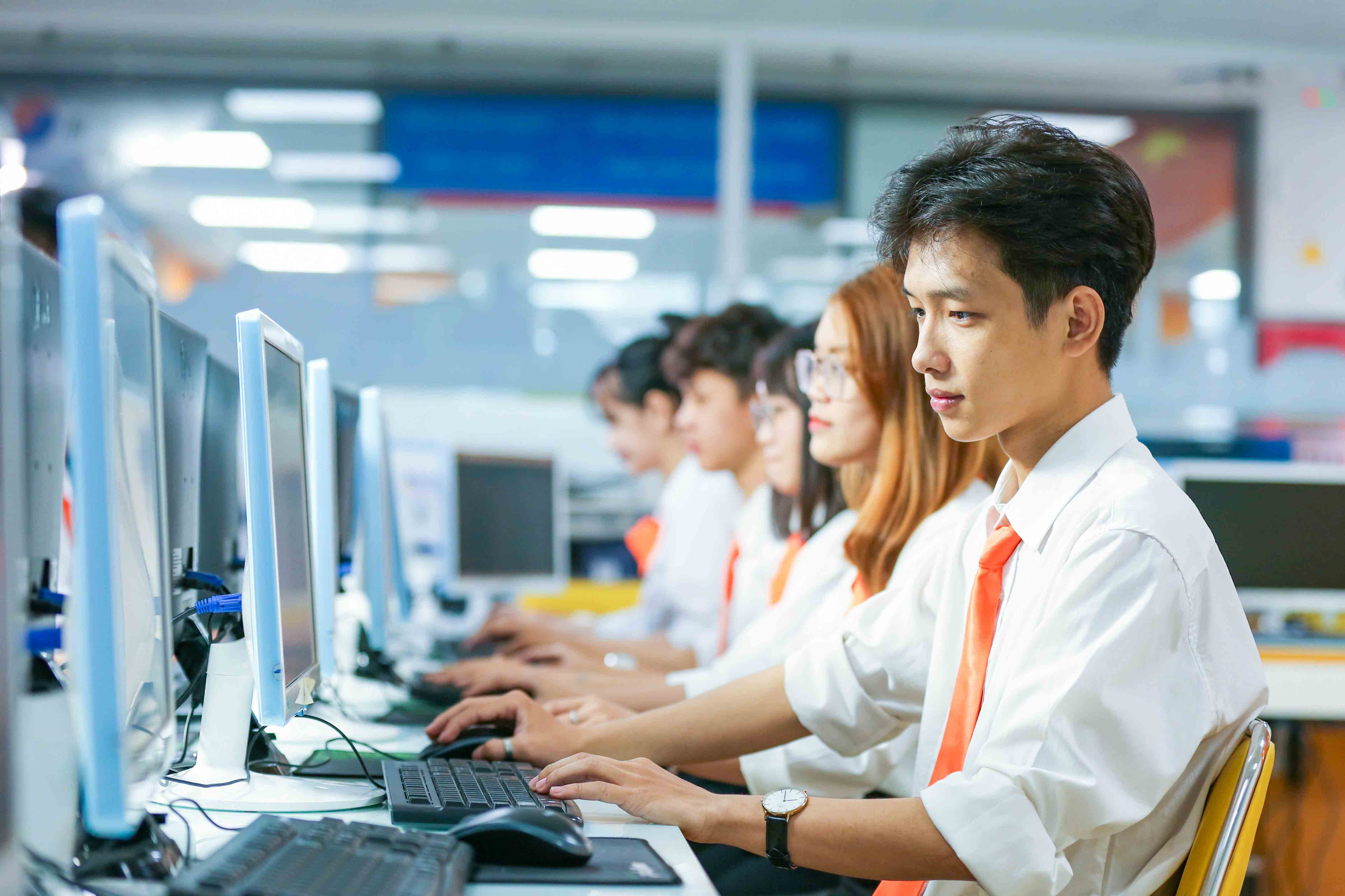 Top 5 trường đại học uy tín đào tạo ngành Tài chính - Ngân hàng tại Việt Nam? 123