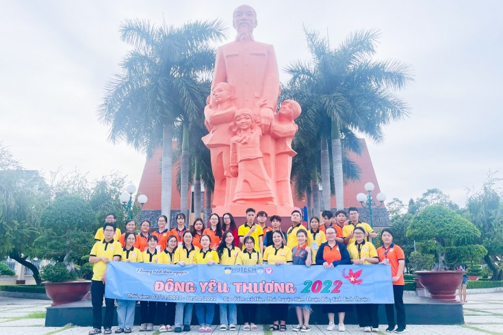 Hoạt động thiện nguyện ý nghĩa “Đông yêu thương 2022” của sinh viên Khoa Dược tại Bình Thuận 87