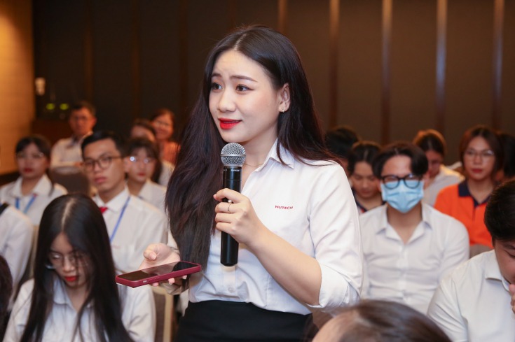 Đã có rất nhiều câu hỏi đến từ các bạn sinh viên về nghề nghiệp tương lai, cơ hội công việc tại khách sạn,...  1