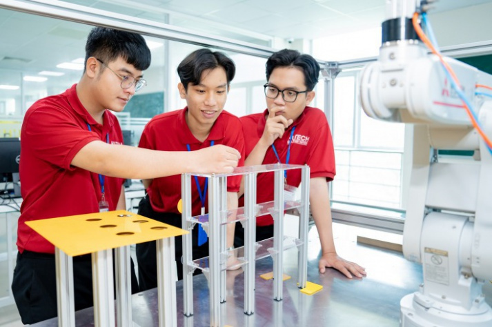 Thời gian học ngành Robot & trí tuệ nhân tạo trong bao lâu? 67