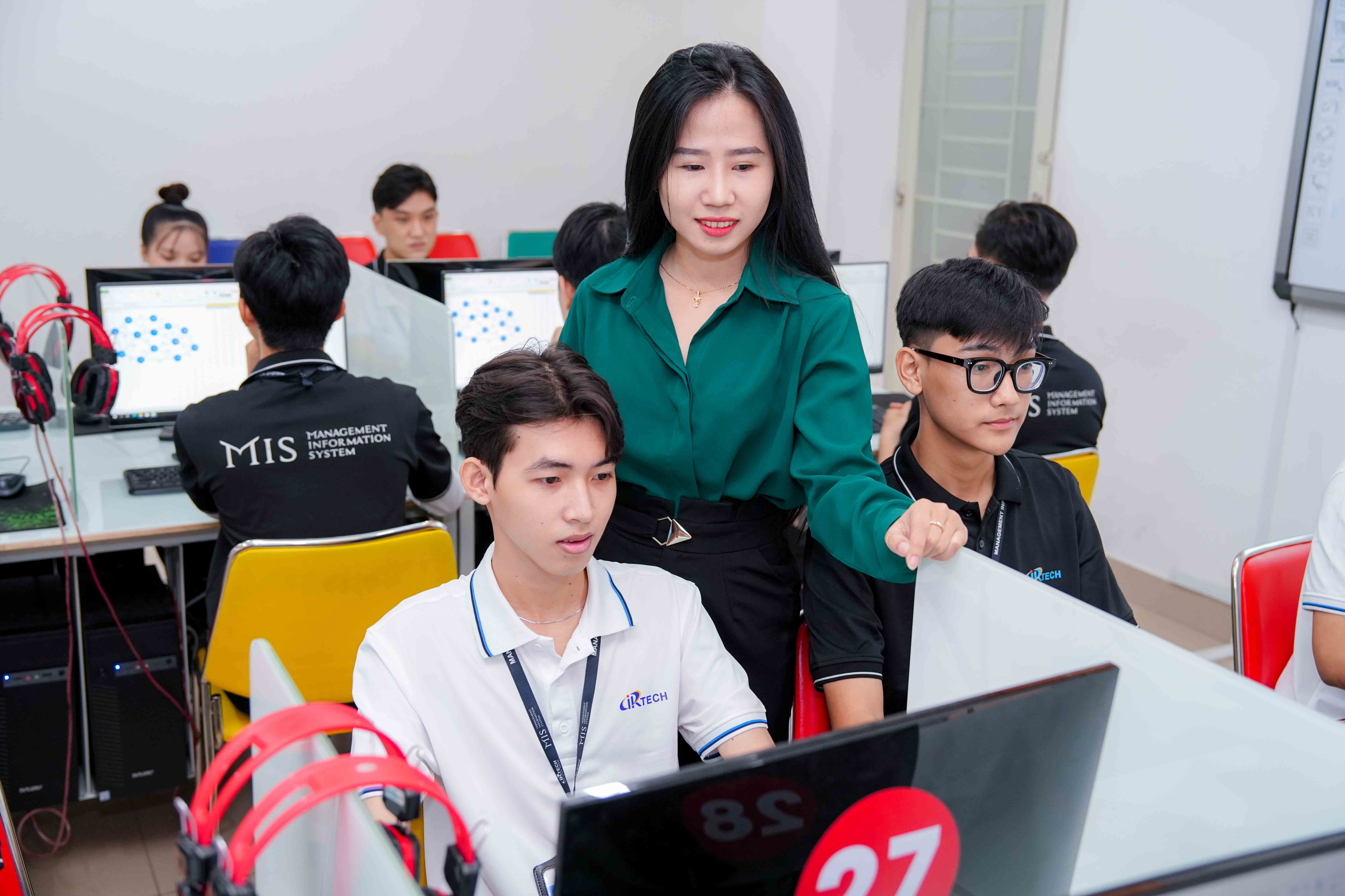 Top 5 trường đại học uy tín đào tạo ngành Hệ thống thông tin quản lý tại Việt Nam 91