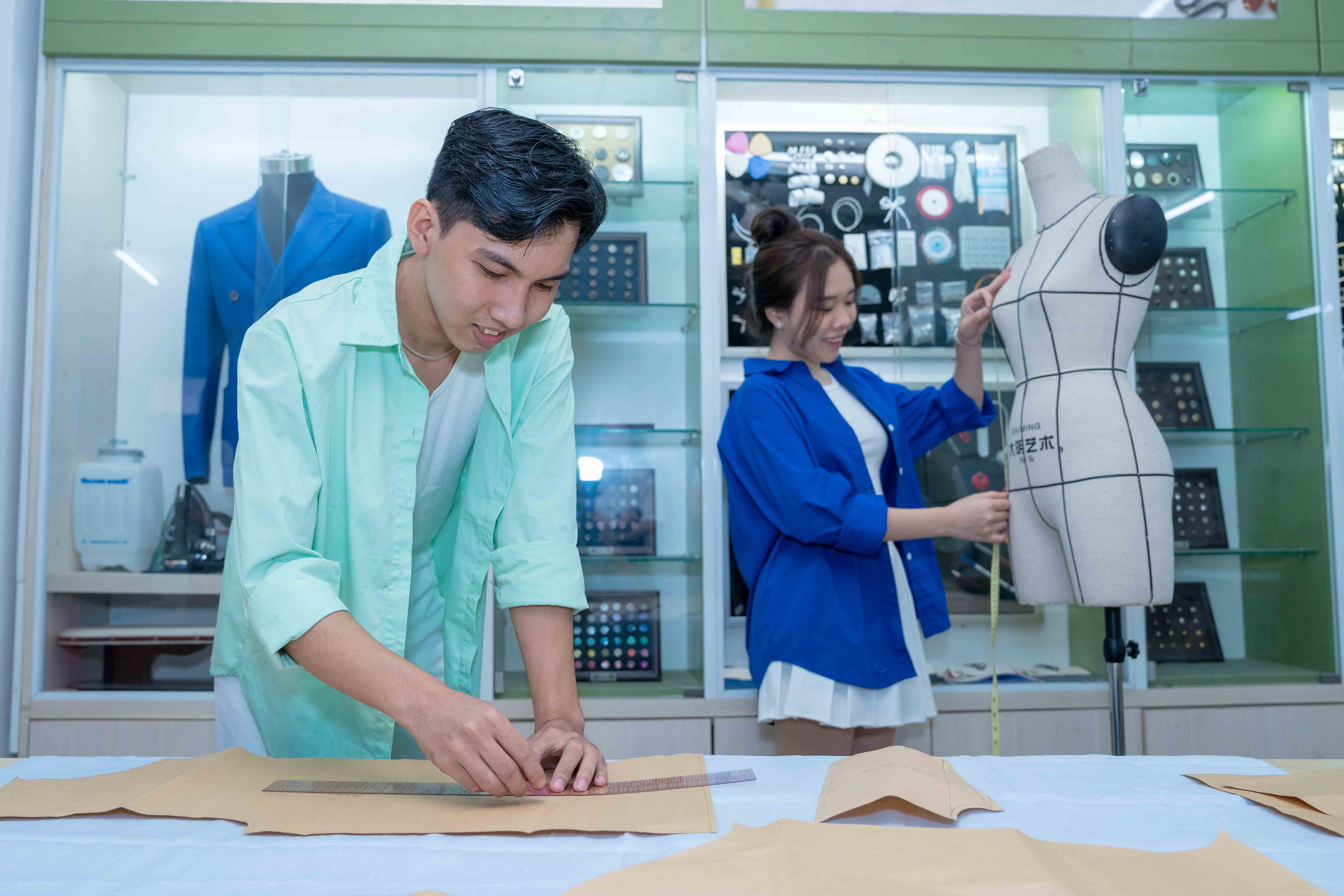 Top 5 trường đại học uy tín đào tạo ngành Thiết kế thời trang tại Việt Nam? 103