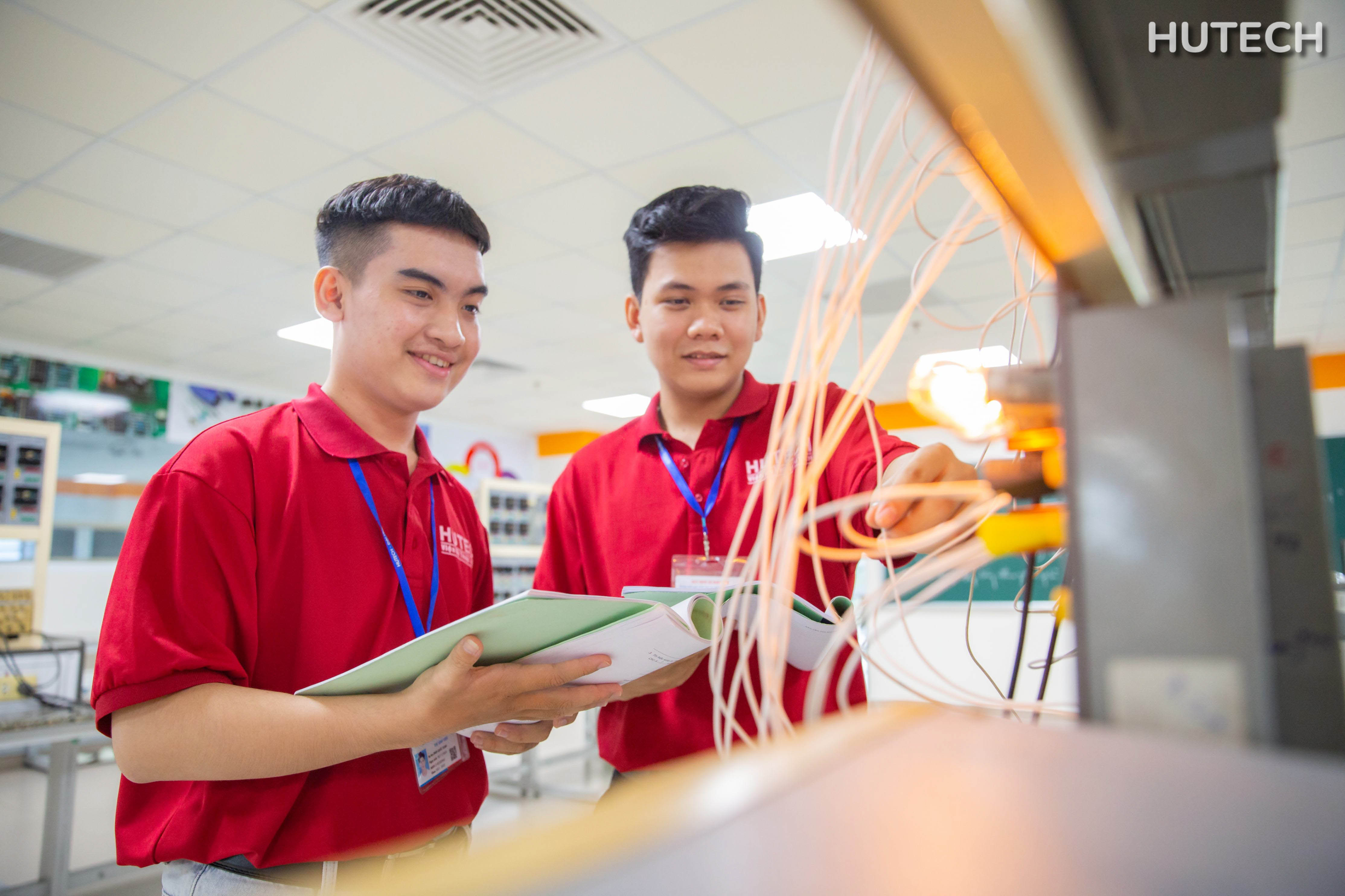 Kỹ thuật cơ khí luôn là ngành học trọng điểm trong thời đại phát triển kinh tế - xã hội toàn cầu