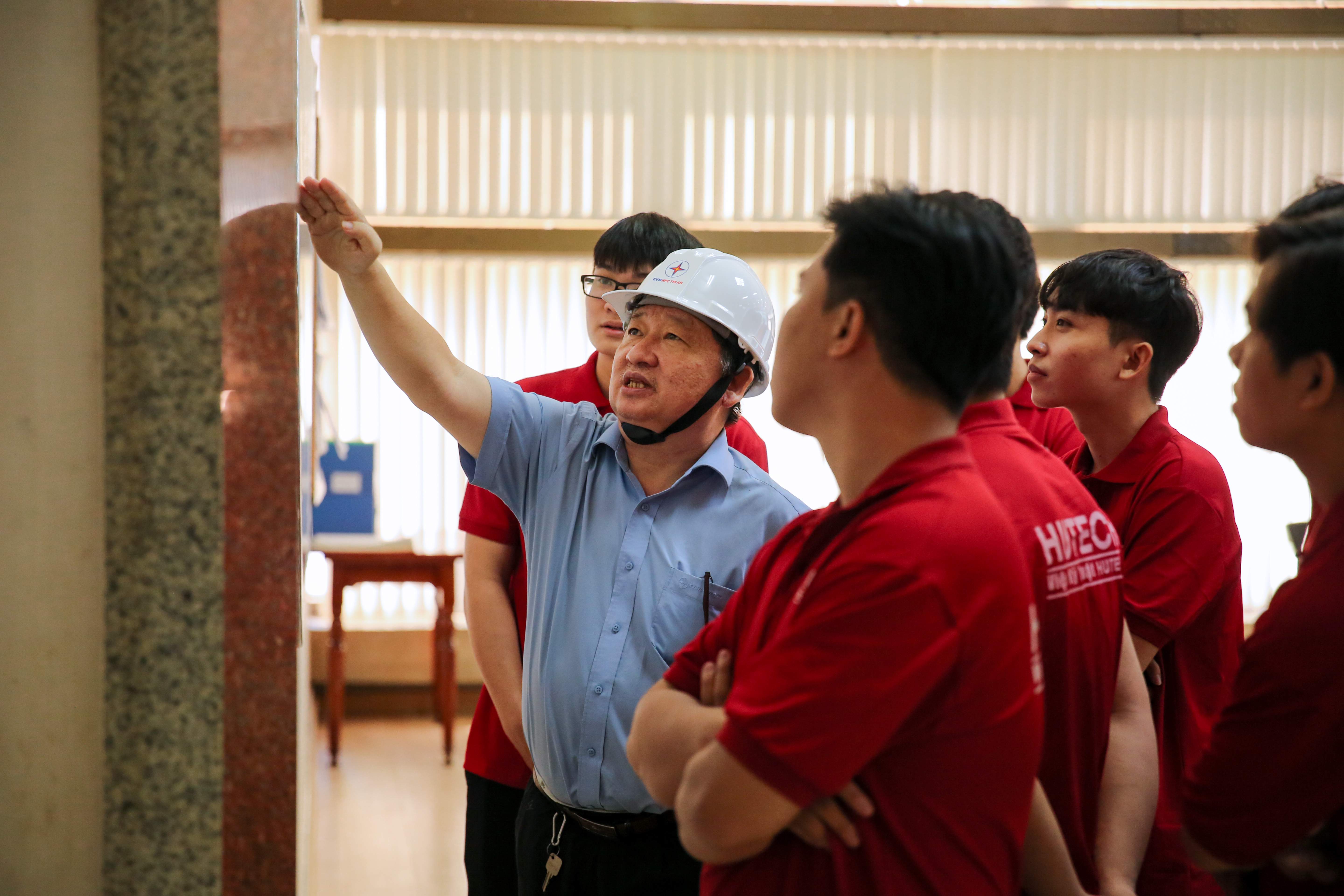 Học ngành Kỹ thuật điện (Kỹ thuật điện - điện tử) ở đâu? 107