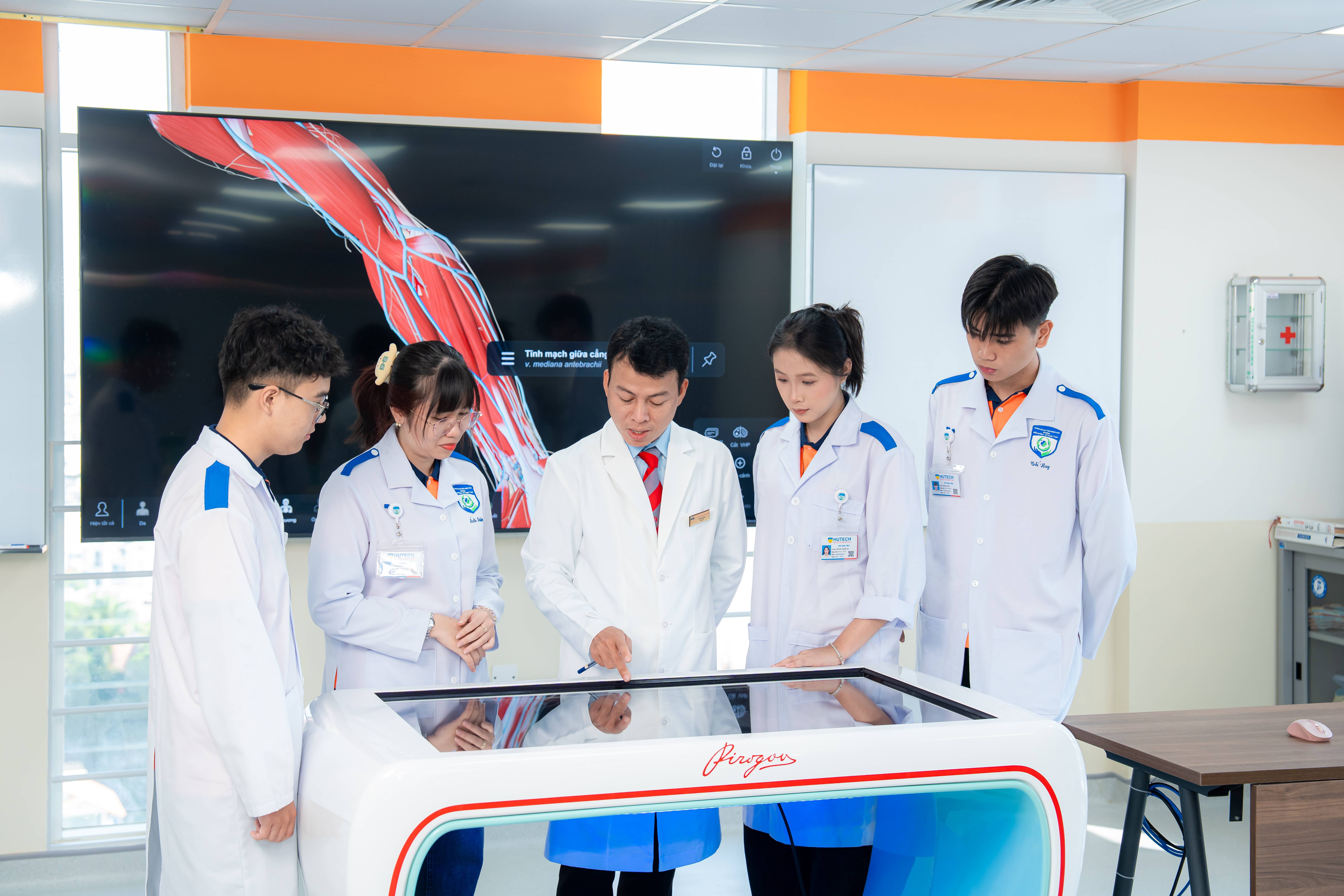 Học ngành Y khoa thực hành, thực tập ở đâu? 134