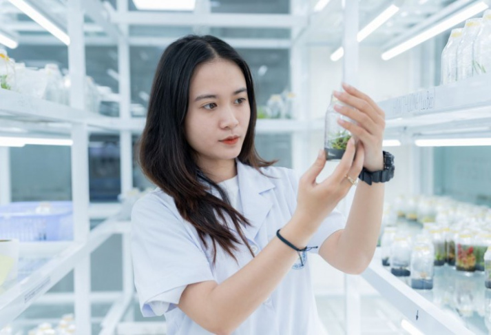 AI có thể thay thế ngành Công nghệ Sinh học hay không? 2