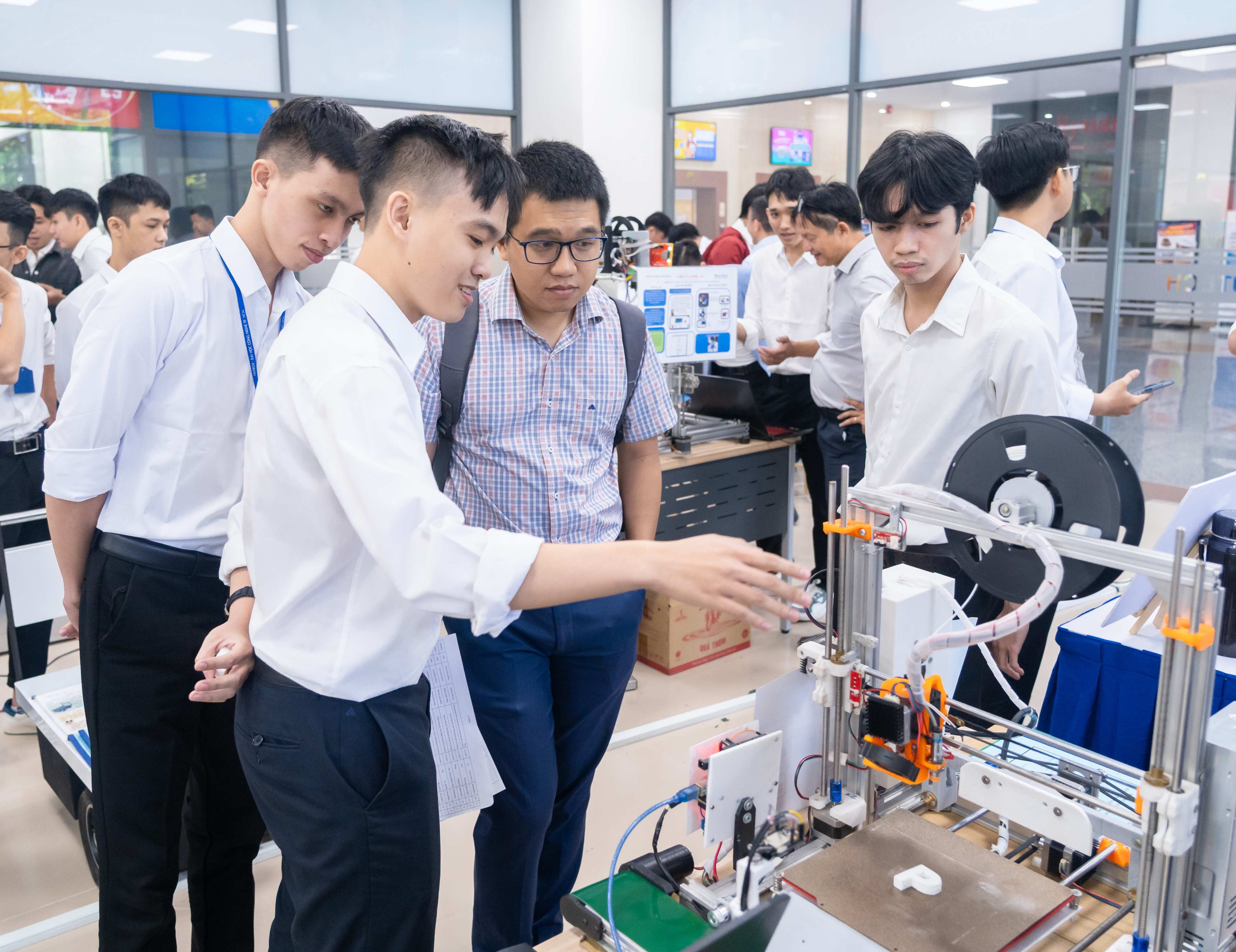 Top 5 trường đại học uy tín đào tạo ngành Kỹ thuật điều khiển và tự động hóa tại Việt Nam 47