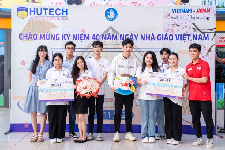 Sinh viên VJIT thể hiện tấm lòng tri ân thầy cô qua hình ảnh chiếc nón lá Việt Nam 96