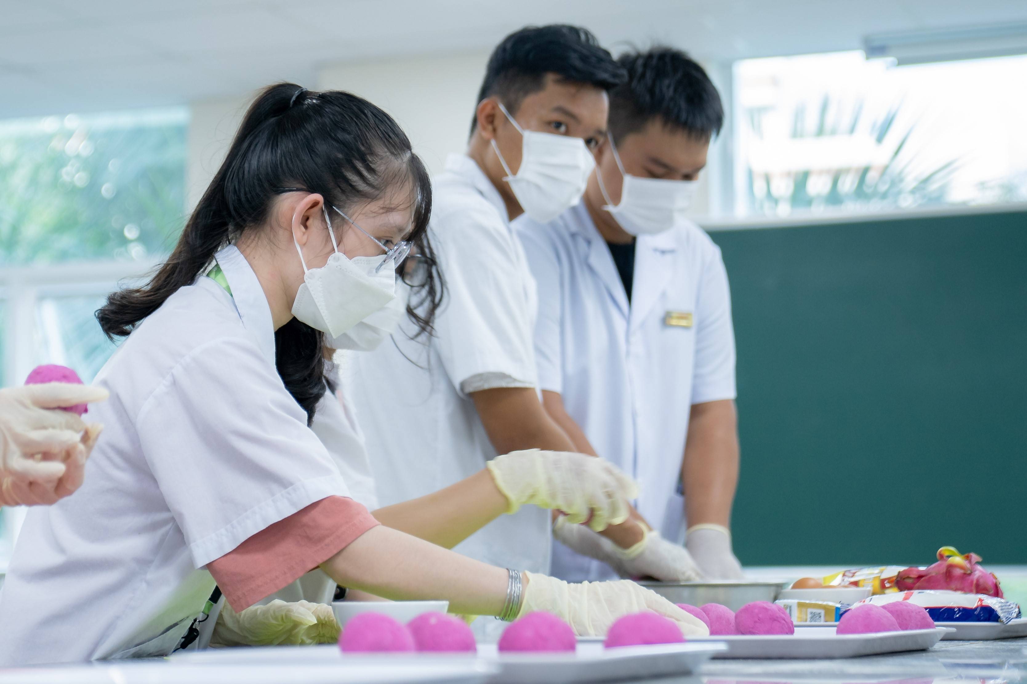 Chương trình đào tạo thực tiễn giúp sinh viên Công nghệ thực phẩm phát triển kỹ năng toàn diện