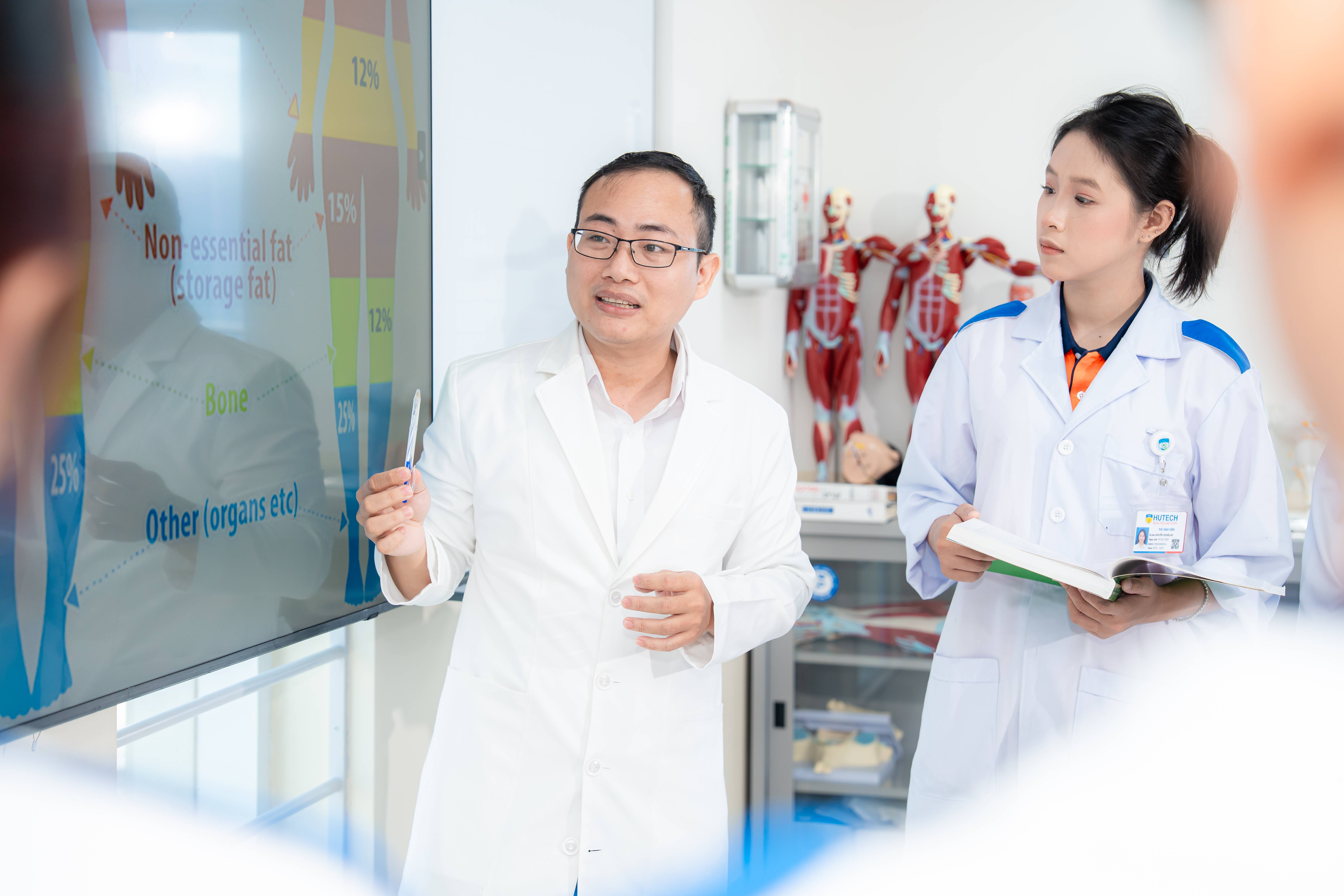 Ngành Y khoa xét tuyển những tổ hợp nào? 330