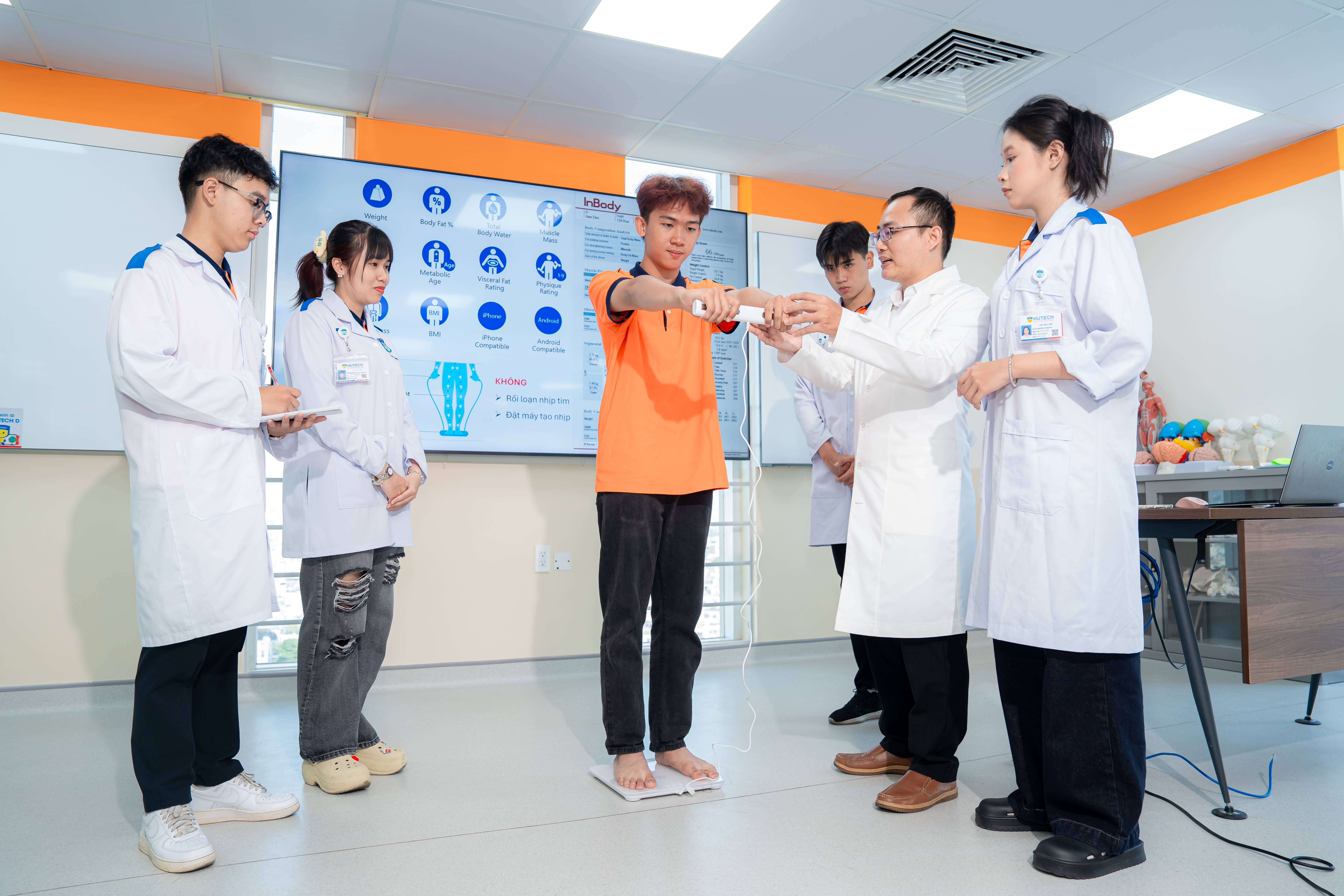 Học phí ngành Y khoa mới nhất 365