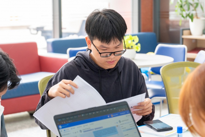 Cách ghi hồ sơ dự thi tốt nghiệp THPT 2024 HUTECH 3