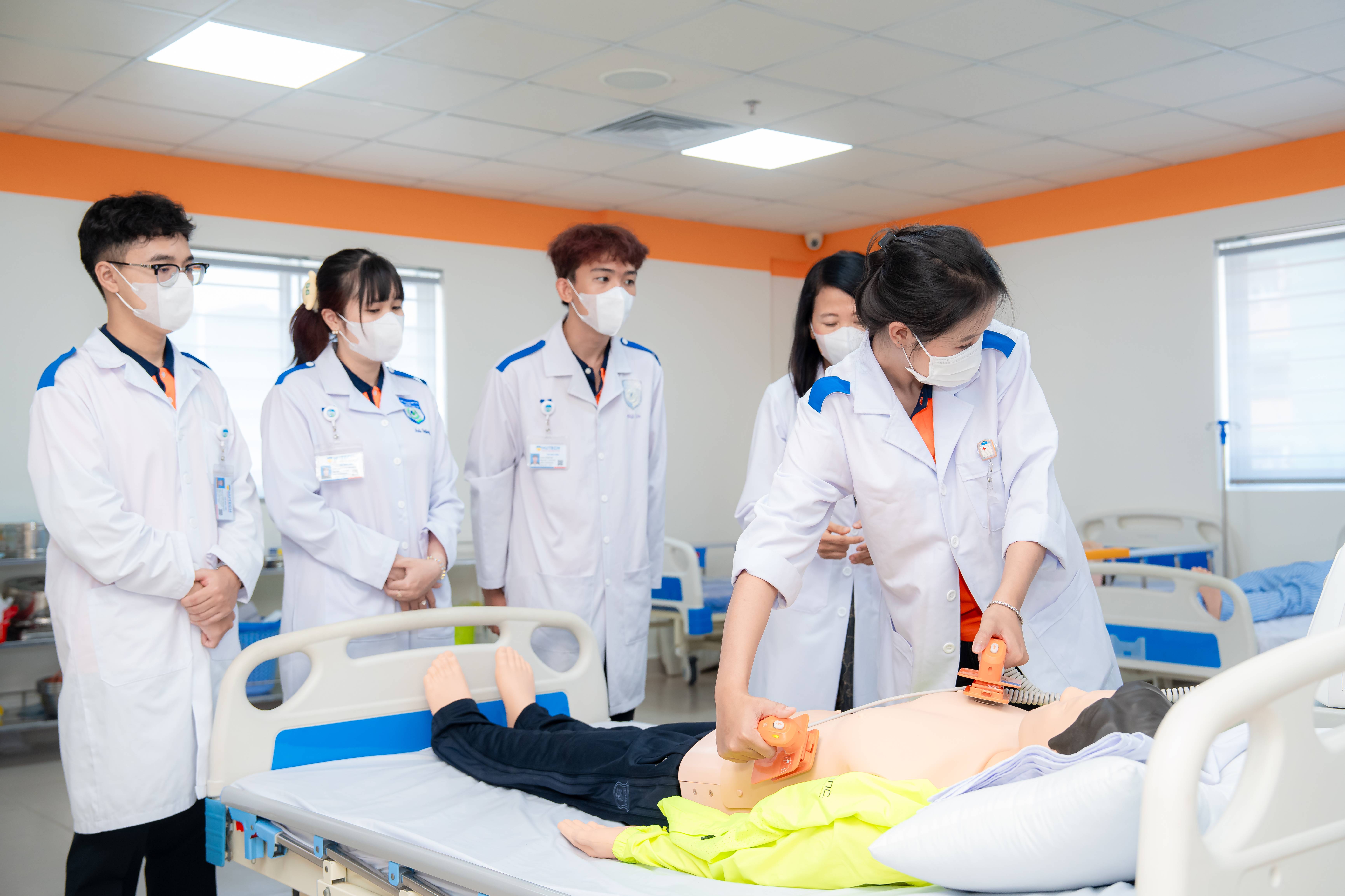 Học phí ngành Y khoa mới nhất 73