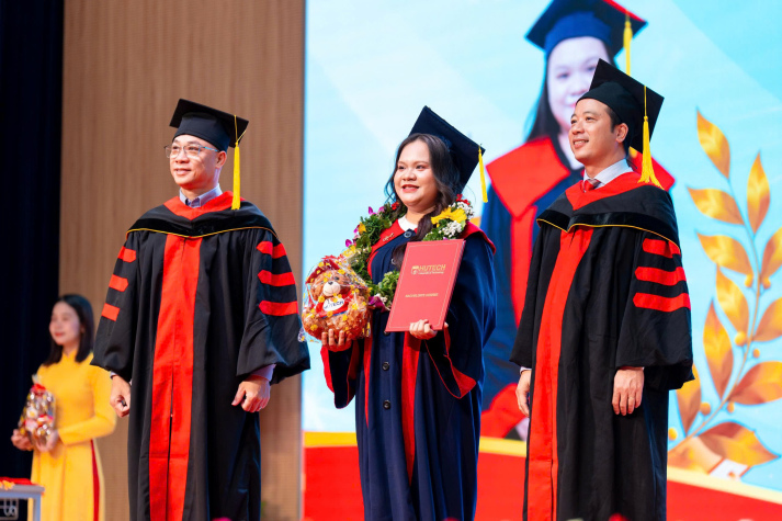 Cột mốc đáng tự hào của ngành Thanh nhạc - Viện Văn hóa - Nghệ thuật - Thể thao trong Lễ Tốt nghiệp đợt 1 năm 2026 34