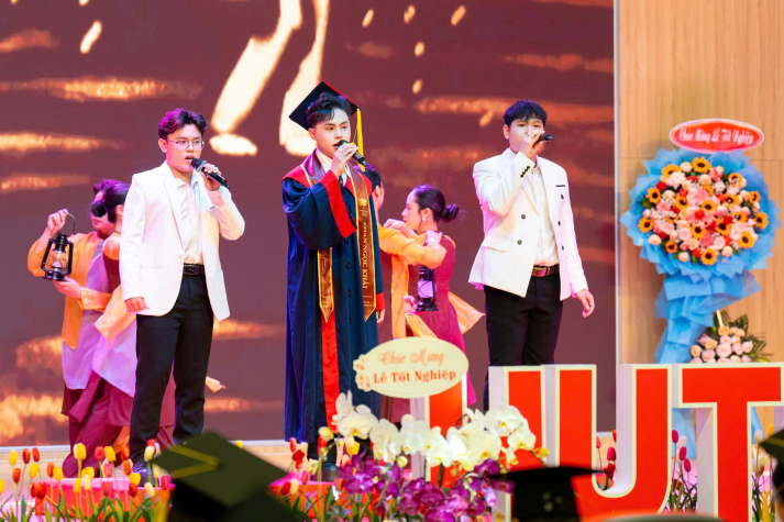 Cột mốc đáng tự hào của ngành Thanh nhạc - Viện Văn hóa - Nghệ thuật - Thể thao trong Lễ Tốt nghiệp đợt 1 năm 2026 39