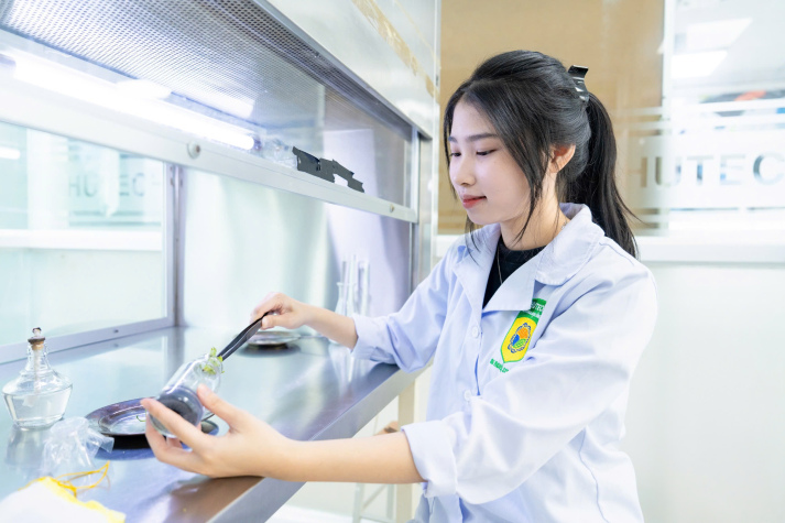 Giới thiệu về Viện Khoa học Ứng dụng HUTECH 23