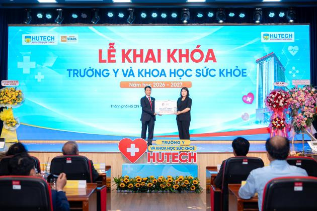 TỪ GIẢNG ĐƯỜNG ĐẾN SPA CHUYÊN NGHIỆP: IBI CORPORATION KÝ KẾT MOU, TRAO TẶNG THIẾT BỊ VÀ ĐỒNG PHỤC, “TRAO ĐỦ HÀNH TRANG” VÀO NGHỀ CHO SINH VIÊN CÔNG NGHỆ THẨM MỸ HUTECH 20