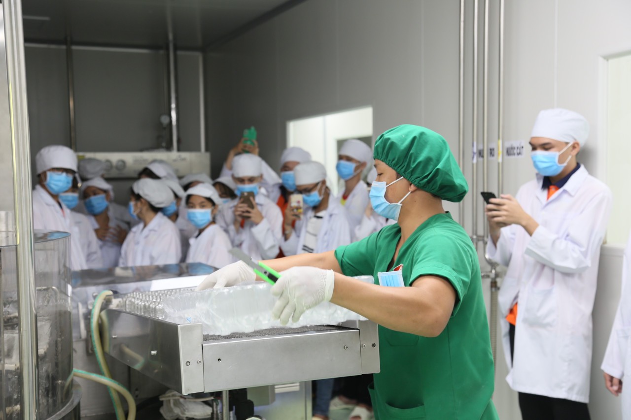 Sinh viên ngành Thú y - HUTECH đã đến tham quan thực tế tại nhà máy SX Thuốc Thú y - Thủy sản Mebipha 9