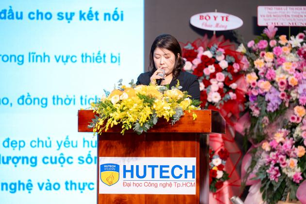 TỪ GIẢNG ĐƯỜNG ĐẾN SPA CHUYÊN NGHIỆP: IBI CORPORATION KÝ KẾT MOU, TRAO TẶNG THIẾT BỊ VÀ ĐỒNG PHỤC, “TRAO ĐỦ HÀNH TRANG” VÀO NGHỀ CHO SINH VIÊN CÔNG NGHỆ THẨM MỸ HUTECH 35