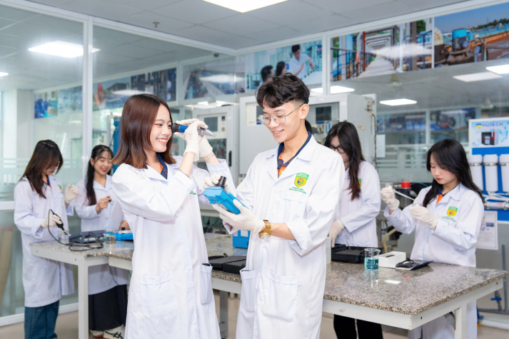 Giới thiệu về Viện Khoa học Ứng dụng HUTECH 28