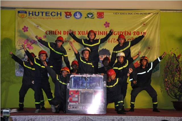 Xuân chiến sĩ - Sinh viên Viện Khoa học ứng dụng làm chiến sĩ phòng cháy chữa cháy 105