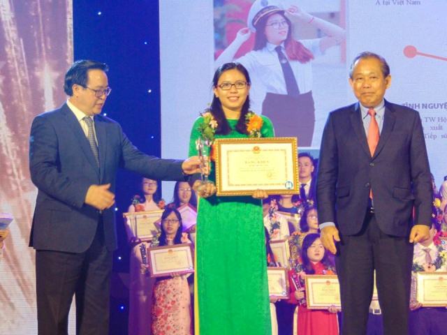 Sinh viên 5 Tốt " Những mảnh ghép của sự nỗ lực" 24