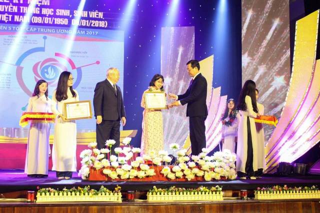 Sinh viên 5 Tốt " Những mảnh ghép của sự nỗ lực" 54