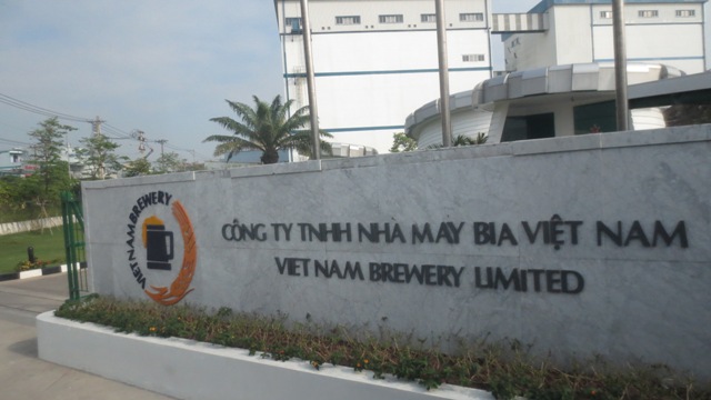 Sinh viên khoa CNSH - TP - MT tham quan thực tế tại nhà máy bia Việt Nam 4