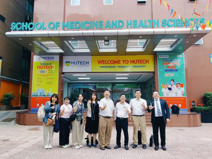Giảng viên Tokyo Healthcare University và Viện JAMWEI thăm khoa Y học cổ truyền, Trường Y và Khoa học sức khỏe. 10