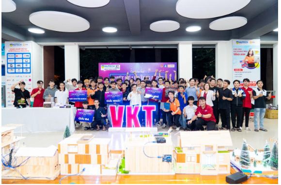 MỘT SỐ HÌNH ẢNH HOẠT ĐỘNG TIÊU BIỂU CỦA VIỆN KỸ THUẬT HUTECH NĂM HỌC 2024-2025 28