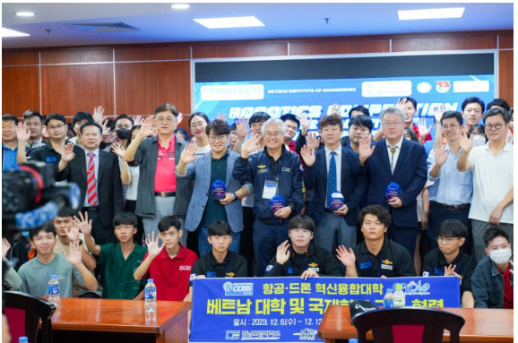 MỘT SỐ HÌNH ẢNH HOẠT ĐỘNG TIÊU BIỂU CỦA VIỆN KỸ THUẬT HUTECH NĂM HỌC 2023-2024 92
