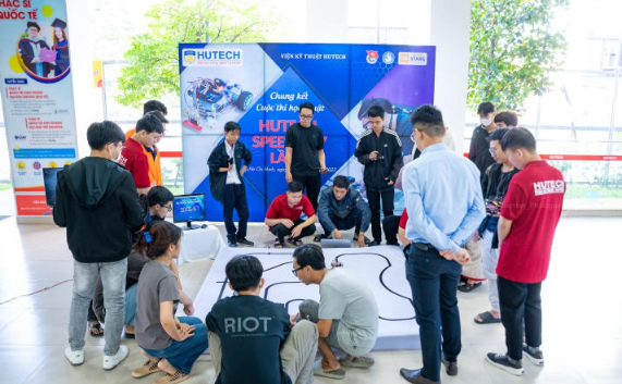 MỘT SỐ HÌNH ẢNH HOẠT ĐỘNG TIÊU BIỂU CỦA VIỆN KỸ THUẬT HUTECH NĂM HỌC 2023-2024 51
