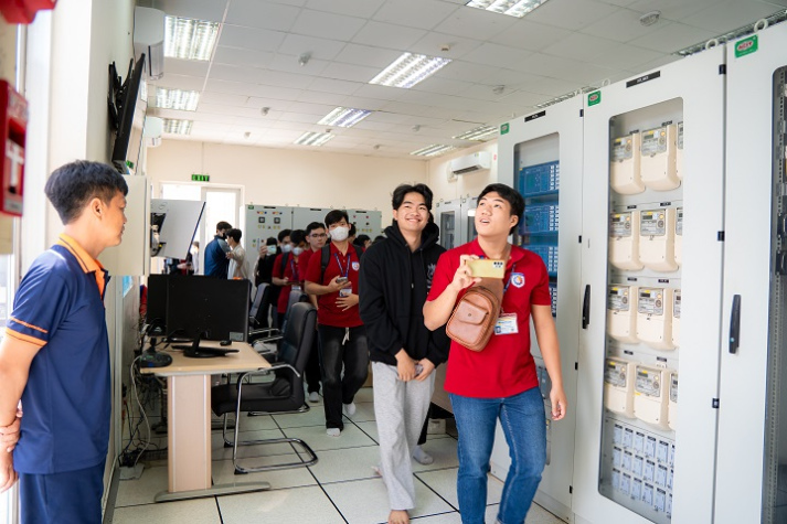 CHỌN KỸ THUẬT ĐIỆN HUTECH – ĐÓN ĐẦU KỶ NGUYÊN "ĐIỆN THÔNG MINH" 48