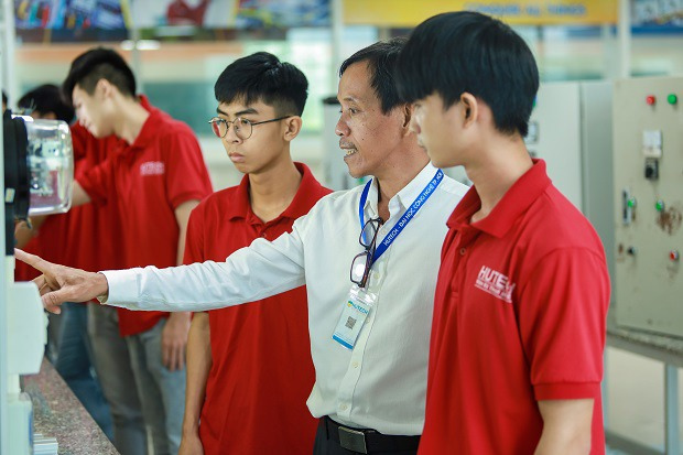 GIỚI THIỆU NGÀNH KỸ THUẬT ĐIỀU KHIỂN VÀ TỰ ĐỘNG HÓA – TRƯỜNG ĐẠI HỌC CÔNG NGHỆ TP.HCM (HUTECH) 23