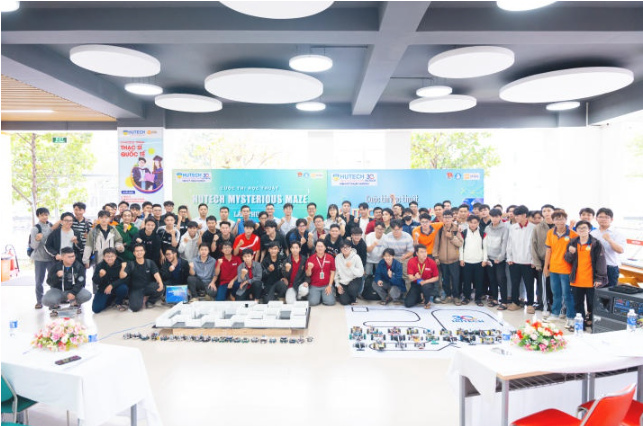 MỘT SỐ HÌNH ẢNH HOẠT ĐỘNG TIÊU BIỂU CỦA VIỆN KỸ THUẬT HUTECH NĂM HỌC 2024-2025 14