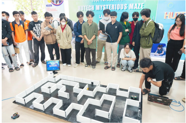MỘT SỐ HÌNH ẢNH HOẠT ĐỘNG TIÊU BIỂU CỦA VIỆN KỸ THUẬT HUTECH NĂM HỌC 2024-2025 16