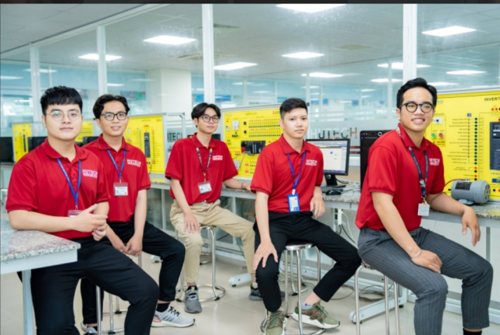CHỌN KỸ THUẬT ĐIỆN HUTECH – ĐÓN ĐẦU KỶ NGUYÊN "ĐIỆN THÔNG MINH" 35