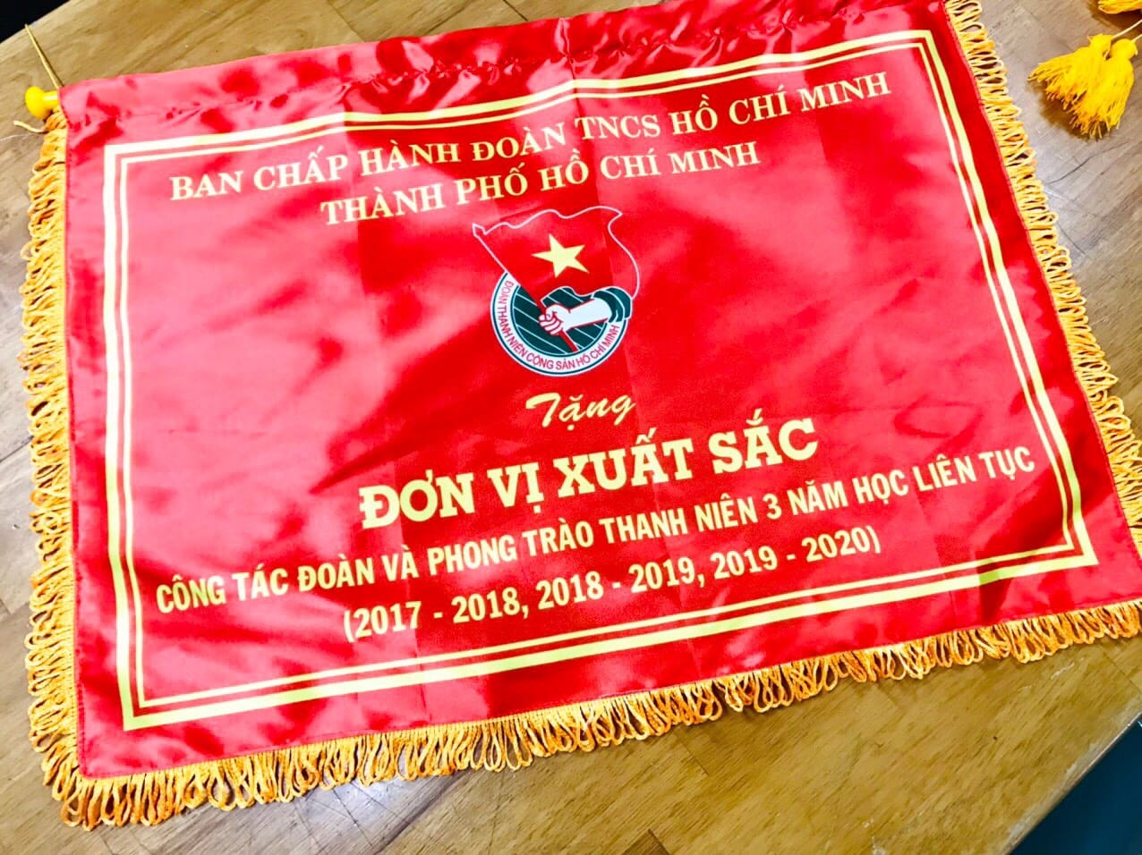Kỷ niệm 90 năm thành lập đoàn thanh niên cộng sản Hồ Chí Minh, Ban chấp hành đoàn Viện kỹ thuật được Thành đoàn TP. HCM khen thưởng Đơn vị đoàn xuất sắc trong 2 năm liền 4