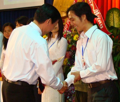 SV Trần Minh Tưởng Khoa Cơ - Điện - Điện tử đạt giải nhất NCKHSV cấp Bộ năm 2008