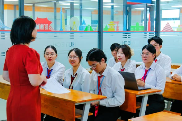 VJIT khẳng định dấu ấn đào tạo thực tiễn qua mùa bảo vệ đồ án, khóa luận tốt nghiệp năm học 2025–2026 52