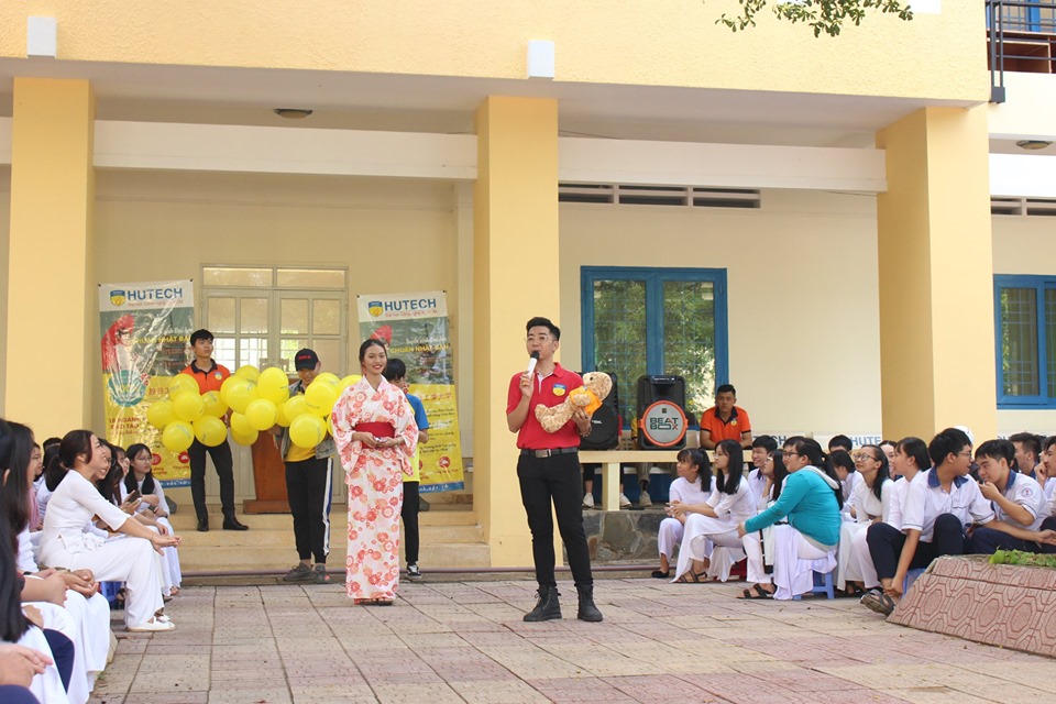 Học sinh trường THPT Nguyễn Bỉnh Khiêm – Đồng Nai hào hứng tại ngày hội tư vấn tuyển sinh Chuẩn Nhật Bản 29
