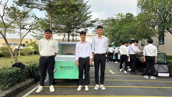 VJIT khẳng định dấu ấn đào tạo thực tiễn qua mùa bảo vệ đồ án, khóa luận tốt nghiệp năm học 2025–2026 35