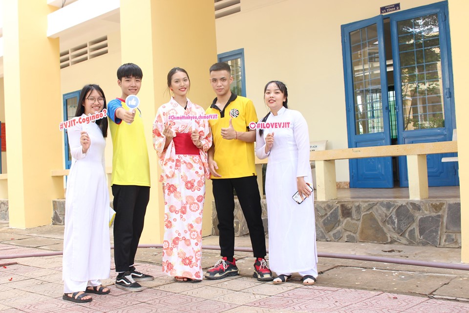 Học sinh trường THPT Nguyễn Bỉnh Khiêm – Đồng Nai hào hứng tại ngày hội tư vấn tuyển sinh Chuẩn Nhật Bản 46