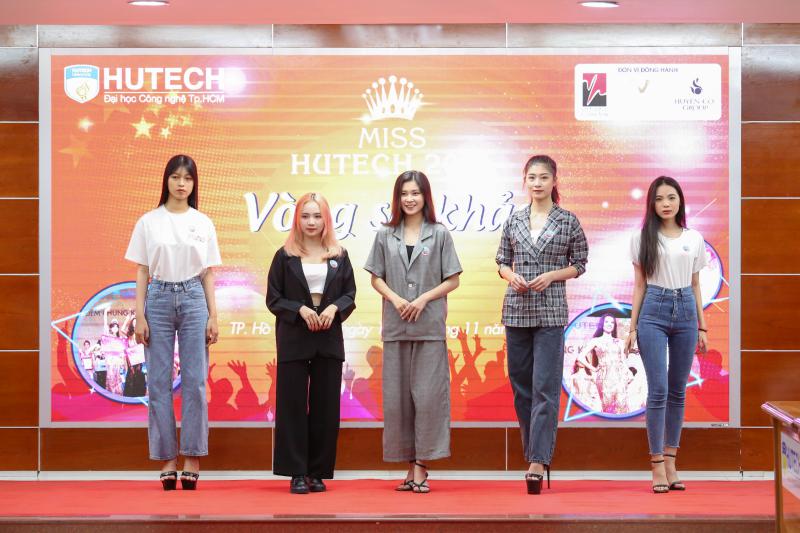 Thí sinh tham gia vòng Sơ khảo Miss HUTECH 2021 đợt 1 - ảnh 11
