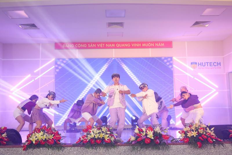 Tiết mục dancer nào làm bùng nổ Đêm phát động Miss HUTECH 2021? - ảnh 6