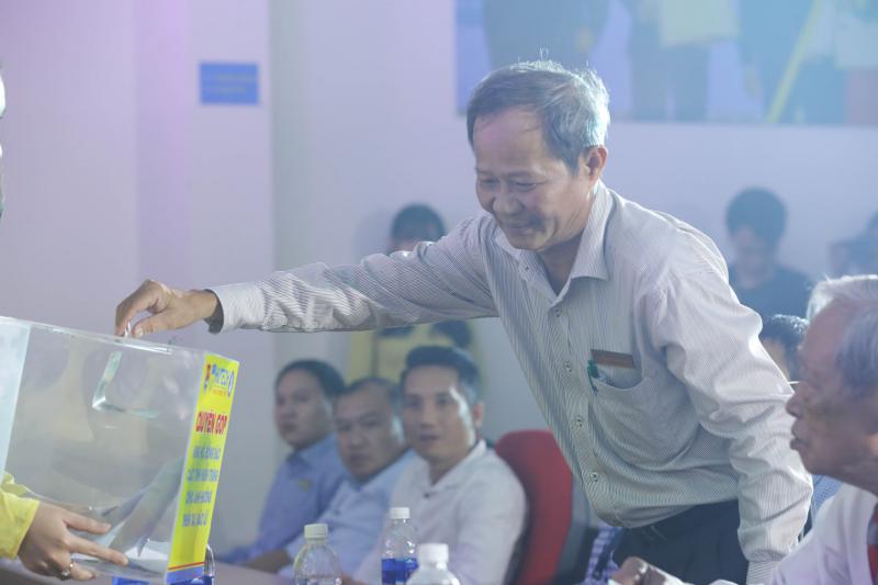Quyên góp Hướng về đồng bào Miền Trung tại Đêm phát động Miss HUTECH 2021