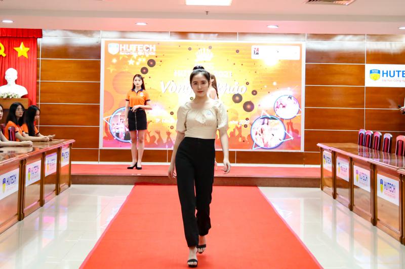 Thí sinh tham gia vòng Sơ khảo Miss HUTECH 2021 đợt 2 - ảnh 32