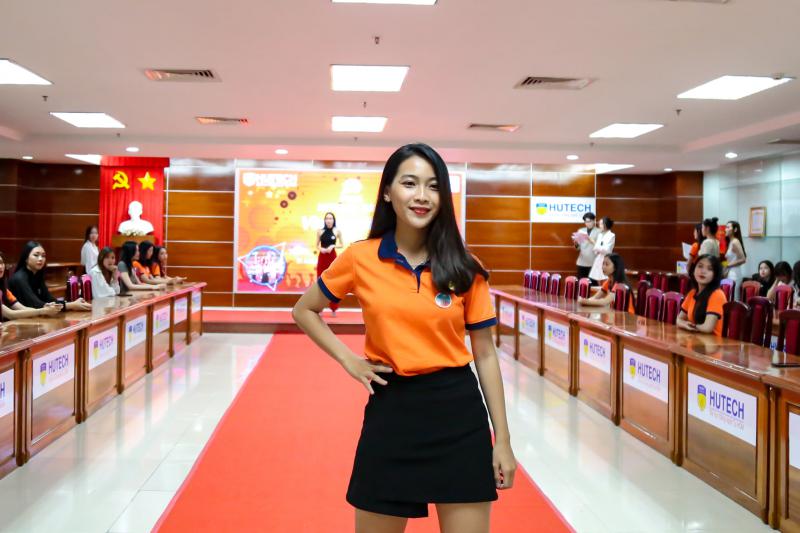 Thí sinh tham gia vòng Sơ khảo Miss HUTECH 2021 đợt 2