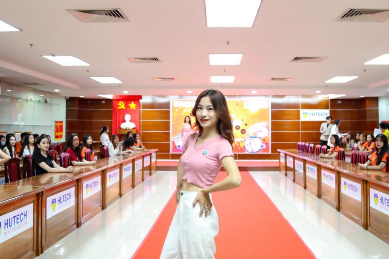 Thí sinh tham gia vòng Sơ khảo Miss HUTECH 2021 đợt 2 - ảnh 25